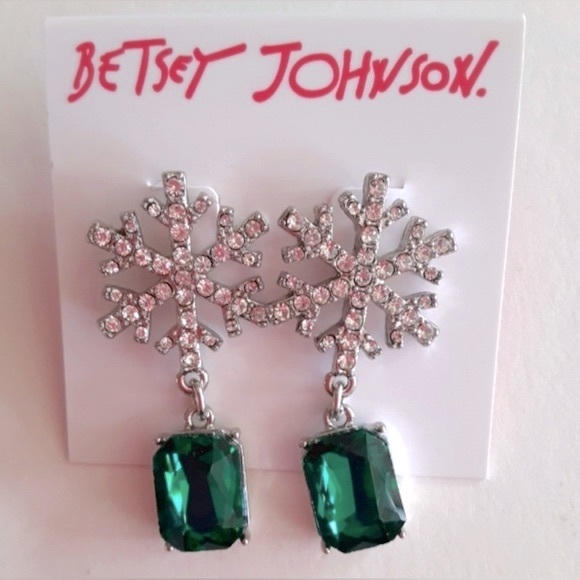 NWT ⚜️🎄⚜️ Betsey Johnson Christmas Holiday Snowflake Dangle Earrings Green - Picture 4 of 9